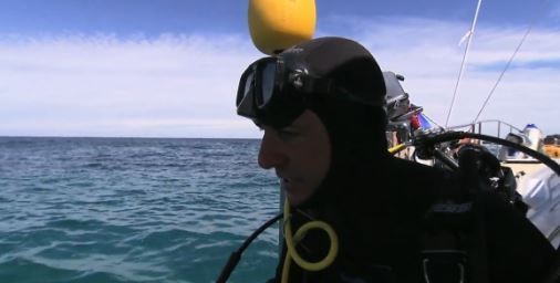 Enquête Exclusive : Bernard de la Villardière en danger sur M6 Replay / 6Play