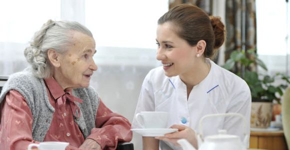 Services à la personne, enseignement, finance : quels seront les emplois porteurs en 2022 ?  