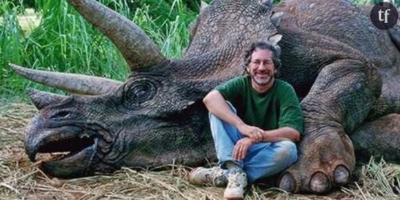 Steven Spielberg, méchant chasseur de dinosaures ? Facebook y croit