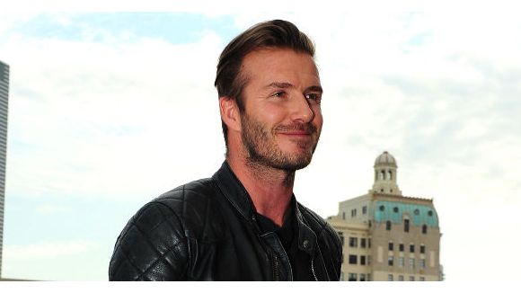 David Beckham critiqué pour avoir laissé son fils dans la voiture