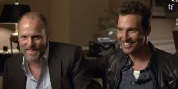 True Detective : Matthew McConaughey et Woody Harrelson commentent leur scène de bagarre - vidéo