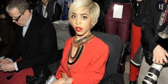 Qui est Jillian Mercado, la mannequin en fauteuil roulant qui révolutionne la mode ?