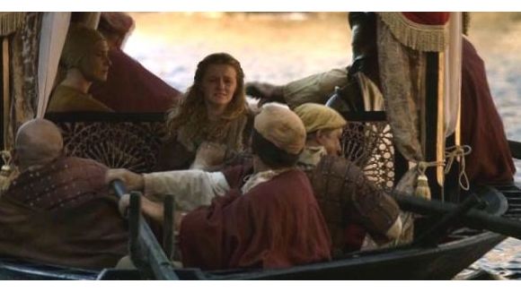 Game of Thrones : remplacée dans la saison 5, une actrice réagit avec humour