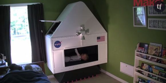 Un papa bricoleur construit un simulateur de la Nasa pour ses deux fils - vidéo