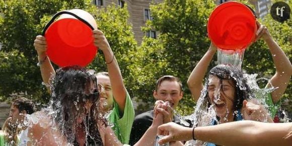 "Ice bucket challenge" : le nouveau défi Facebook pour la bonne cause