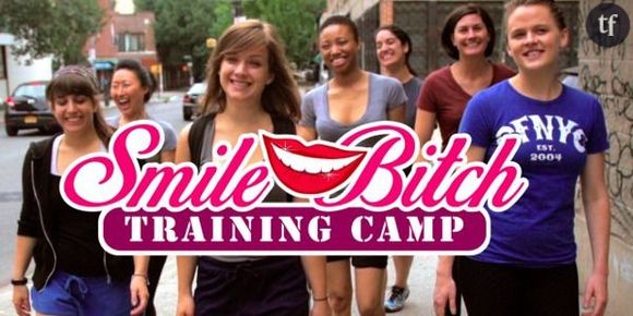 Smile Bitch Training Camp : la parodie qui ridiculise le harcèlement de rue