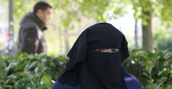 Belgique : un haut fonctionnaire arrache un niqab... appartenant à une princesse qatarie