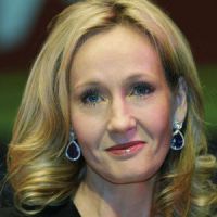 J. K. Rowling : la maman d'Harry Potter raconte l'histoire magique de Celestina Warbeck