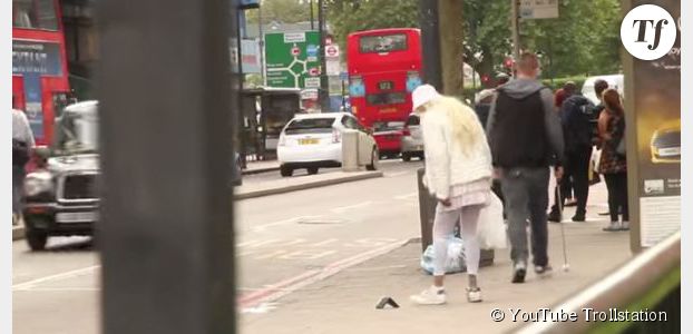 Les réactions étonnantes face à un aveugle qui perd son portefeuille - en vidéo
