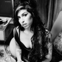 Le corps d'Amy Winehouse doit être autopsié aujourd'hui