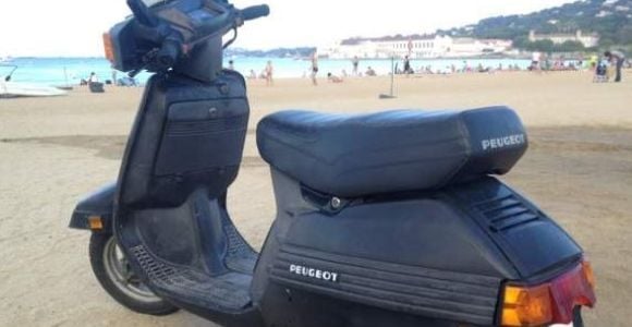 LeBonCoin : Miley Cyrus, drague et scooter