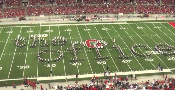 Game of Thrones, Batman, les Simpsons : hommage de la fanfare d’Ohio State aux séries télés