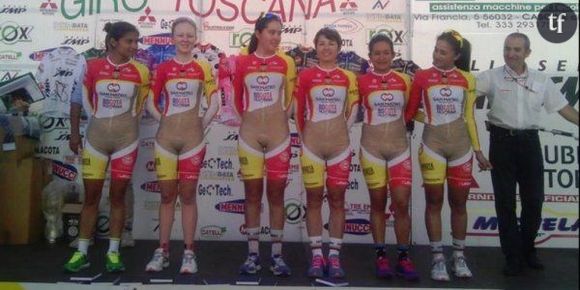 L'équipe féminine colombienne de cyclisme nue ou le "pire maillot de l'histoire"