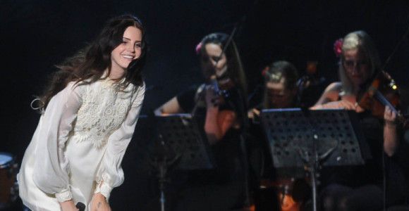 Lana Del Rey se met ses fans français à dos et aussi… Virgin Radio 