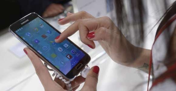 Galaxy S5 : son prix baisse grâce à l'iPhone 6