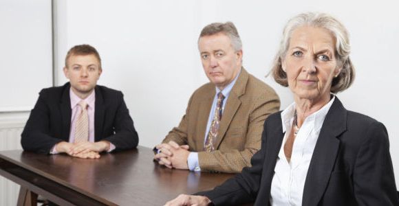 Retraite : les femmes estiment à 63 ans minimum l’âge de leur départ 