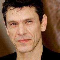 Marc Lavoine (Crossing Lines) n'aime pas tourner torse nu