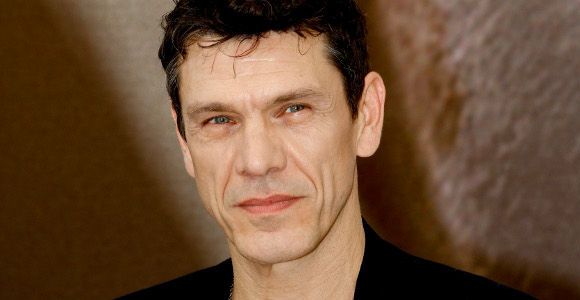 Marc Lavoine (Crossing Lines) n'aime pas tourner torse nu