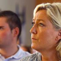 Marine Le Pen n'est pas ravie de "Ravis par Marine (Le Pen)"