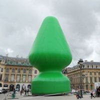 Paris : le “plug anal” place Vendôme vandalisé