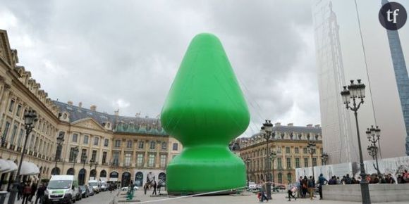 Paris : le “plug anal” place Vendôme vandalisé