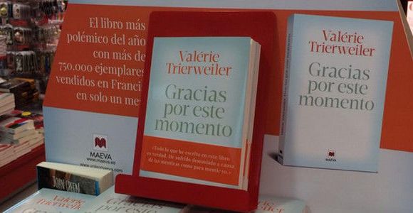 "Gracias pour este momento" : le livre de Valérie Trierweiler bientôt traduit dans 11 langues ? 