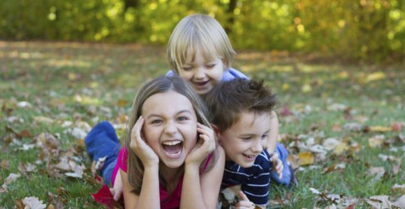 Avoir un 3e enfant rend les parents moins heureux