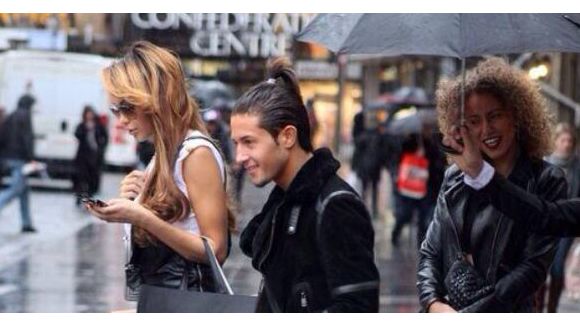 Nabilla : son frère Tarek réagit au scandale 