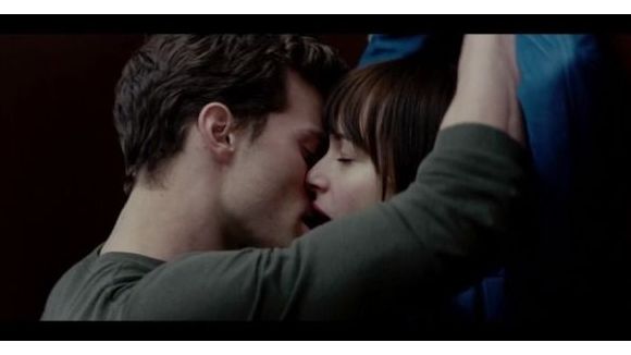 Fifty Shades of Grey : une nouvelle bande annonce (très) sensuelle