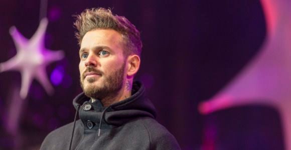 M. Pokora : moment nostalgie en famille pour le chanteur