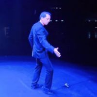 Gad Elmaleh rend hommage à Christine and the Queens - vidéo