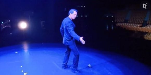 Gad Elmaleh rend hommage à Christine and the Queens - vidéo