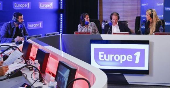 Cyril Hanouna recrute Michèle Laroque et Nelson Montfort sur Europe 1