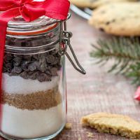 Kit à cookies en mason jar et autres tutos de bocaux gourmands pour Noël