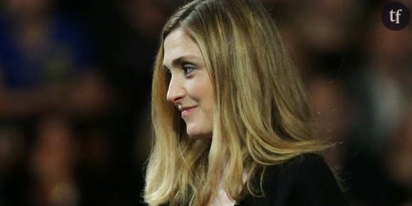 Julie Gayet : des voitures banalisées pour la conduire à l'Élysée