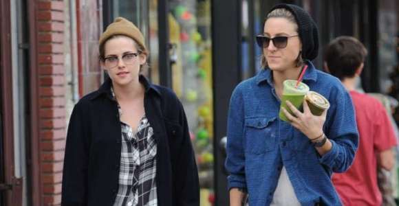 Kristen Stewart main dans la main avec Alicia Cargile à Hawaï (photos)