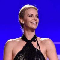 Charlize Theron : enfin une actrice payée autant qu’un acteur