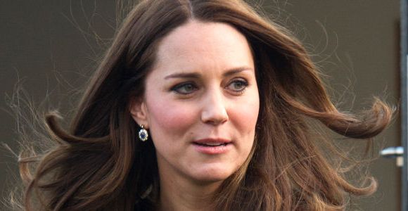 Kate Middleton : la reine lui demande de sourire en public