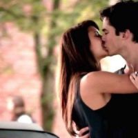 Vampire Diaries saison 6 : "Damon et Elena méritent d'être heureux"