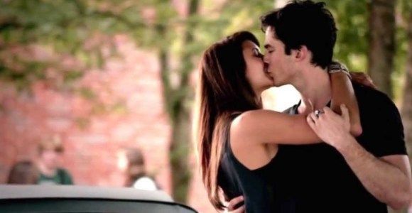 Vampire Diaries saison 6 : "Damon et Elena méritent d'être heureux"