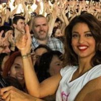 Enfoirés 2015 : Tal prend des selfies avec ses fans