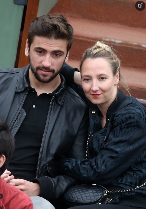 Audrey Lamy et son compagnon Thomas aux Internationaux de France de tennis de Roland Garros à Paris le 1er juin 2014. 