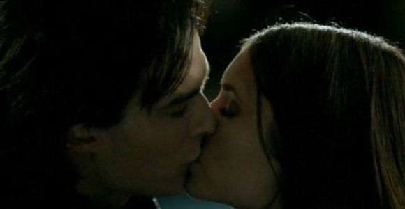 Vampire Diaries saison 6 : un nouveau baiser très hot pour Damon et Elena (vidéo)