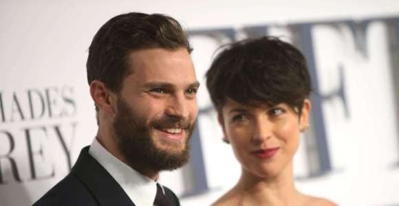 Jamie Dornan : a-t-il fui l'Angleterre avec Amelia Warner ?