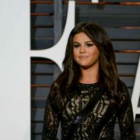 Selena Gomez : ivre, elle s’effondre devant Jason Statham et Rosie Huntington-Whiteley