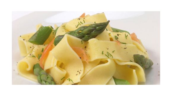 Tagliatelles aux asperges et palourdes