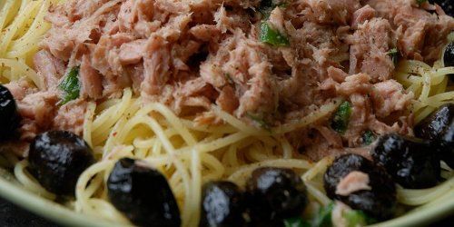 Spaghetti au thon et au basilic