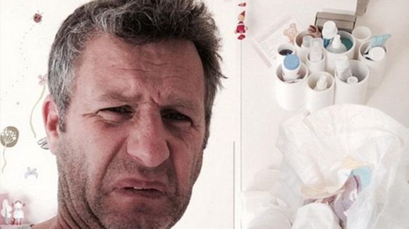 Smelfie : le selfie des working dads qui changent les couches de leur bambin
