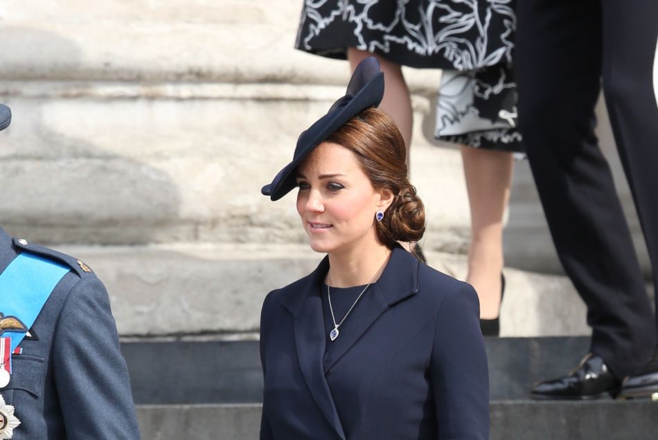 Kate Middleton sur les marches de la cathédrale Saint-Paul de Londres le vendredi 13 mars 2015.