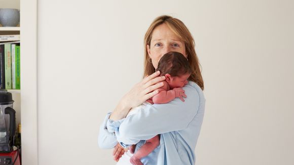 Une photographe immortalise les mamans et leur bébé "le jour d'après"